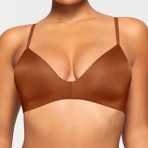 COPY - NWT Skims wireless push up bra
